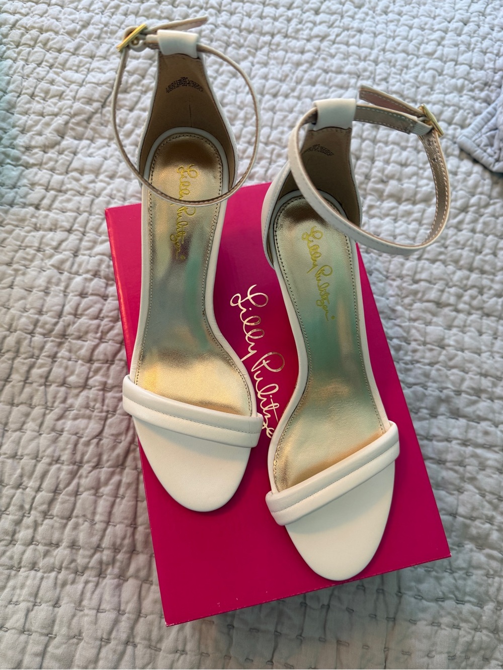 New in box Lilly Pulitzer White Jenna Wedge size 9